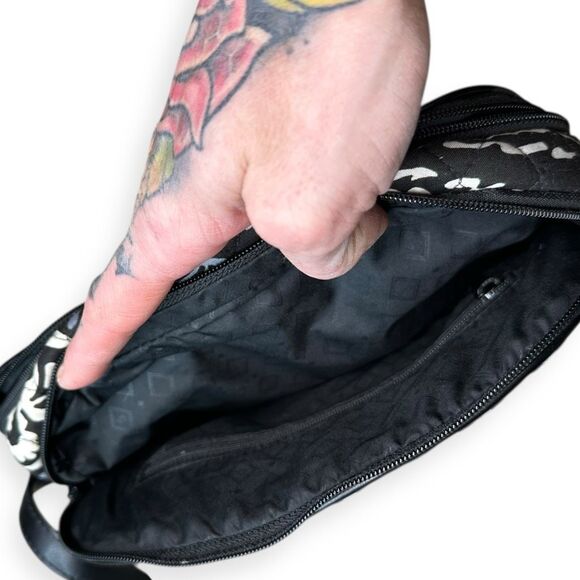 VERA BRADLEY Women’s Paisley Noir Trimmed Quilted Crossbody Bag - Picture 4 of 9